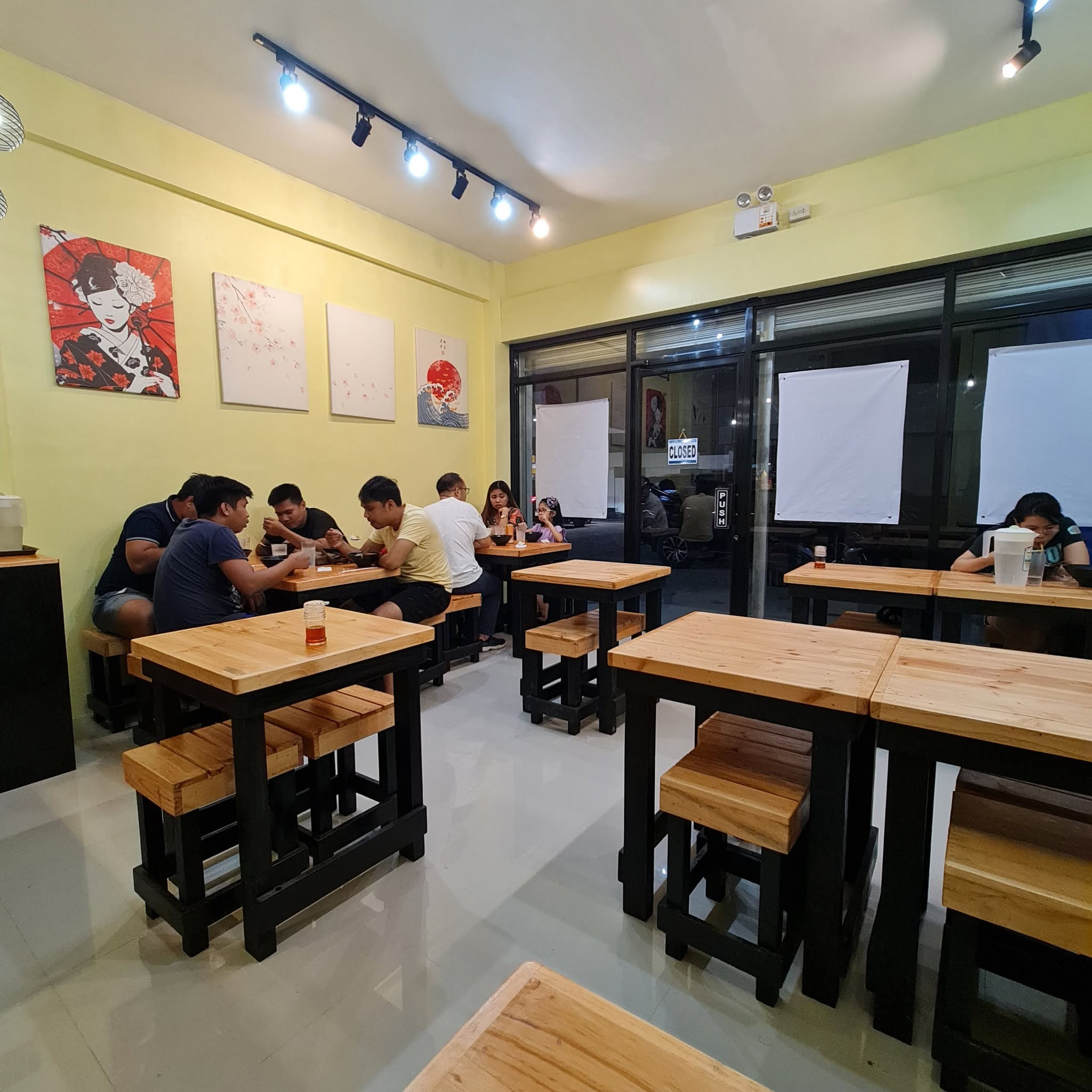Inside Saikou Ramen House
